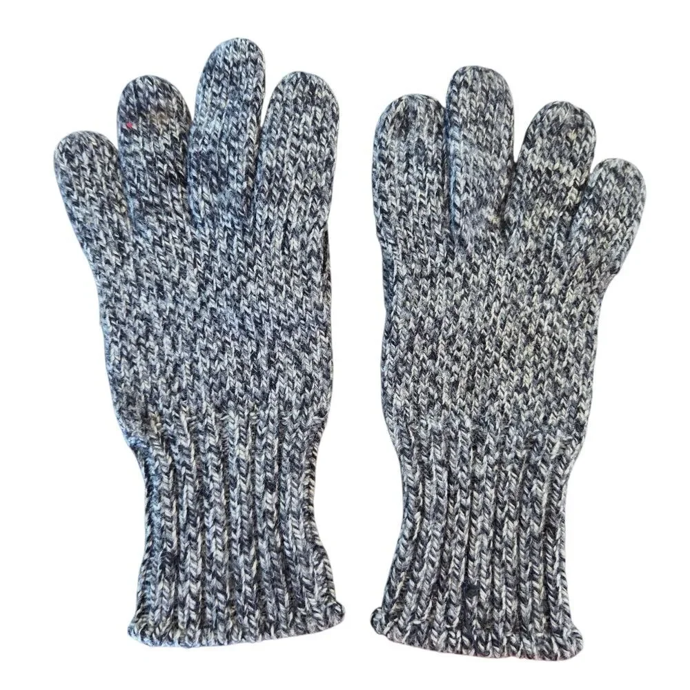 Hand Knit Artisan Wool Gloves Gray Sweater Knit NWOT Small